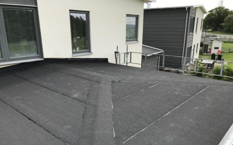 25. Taklaggning med flackt tak till garage.jpg